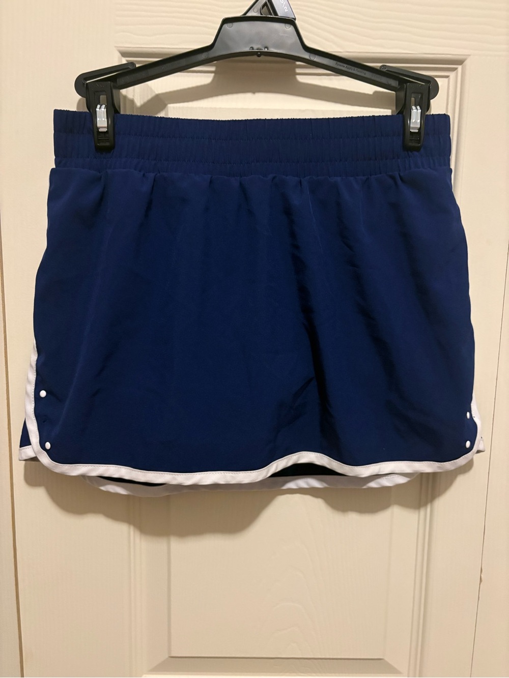 Fabletics Navy Blue and White Women’s Athletic Skort